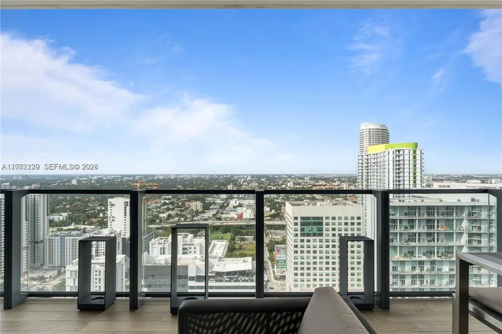 88 SW 7th St #3412 Miami, FL 33130