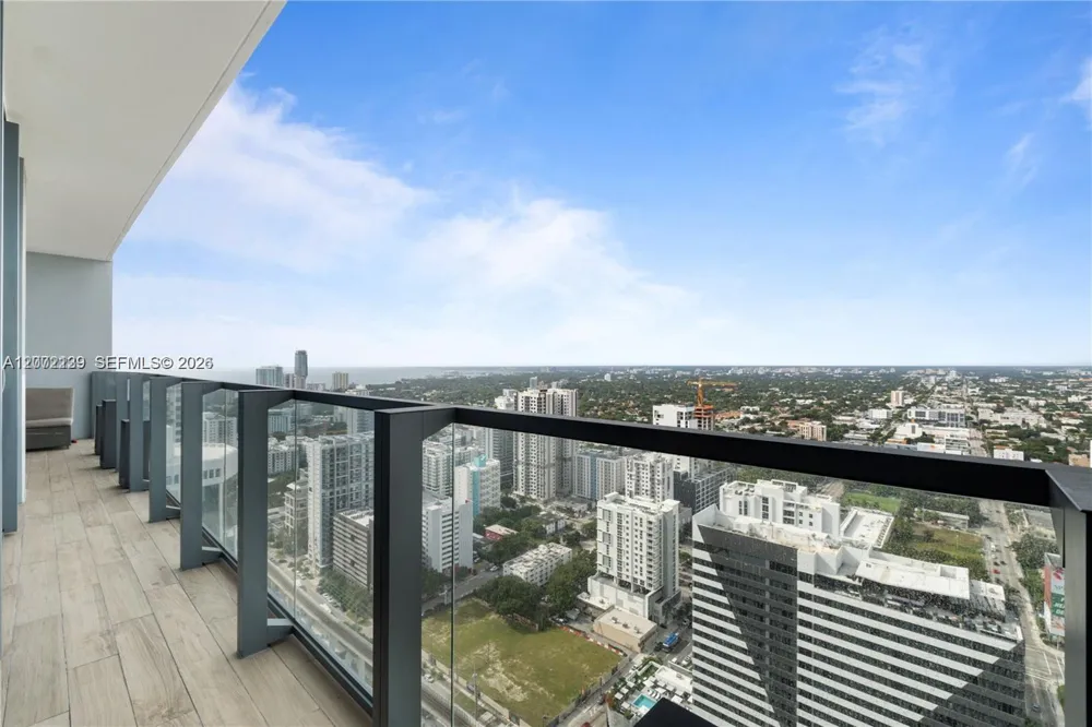 88 SW 7th St #3412 Miami, FL 33130