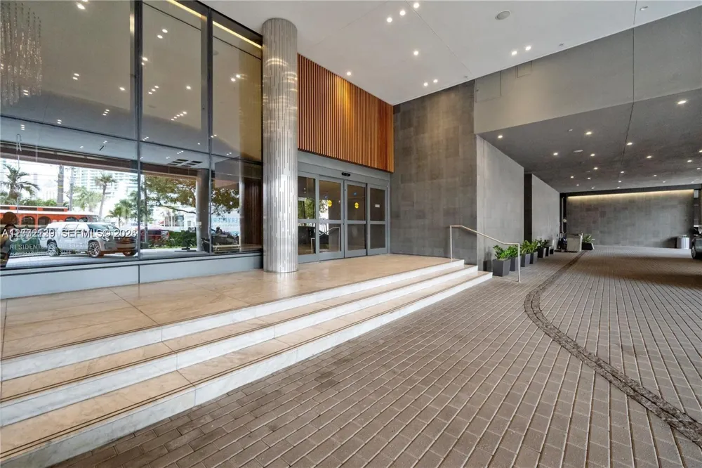 88 SW 7th St #3412 Miami, FL 33130