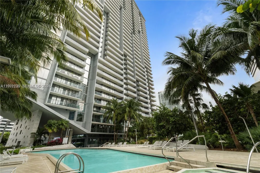 88 SW 7th St #3412 Miami, FL 33130