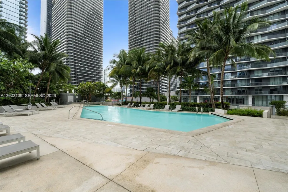 88 SW 7th St #3412 Miami, FL 33130