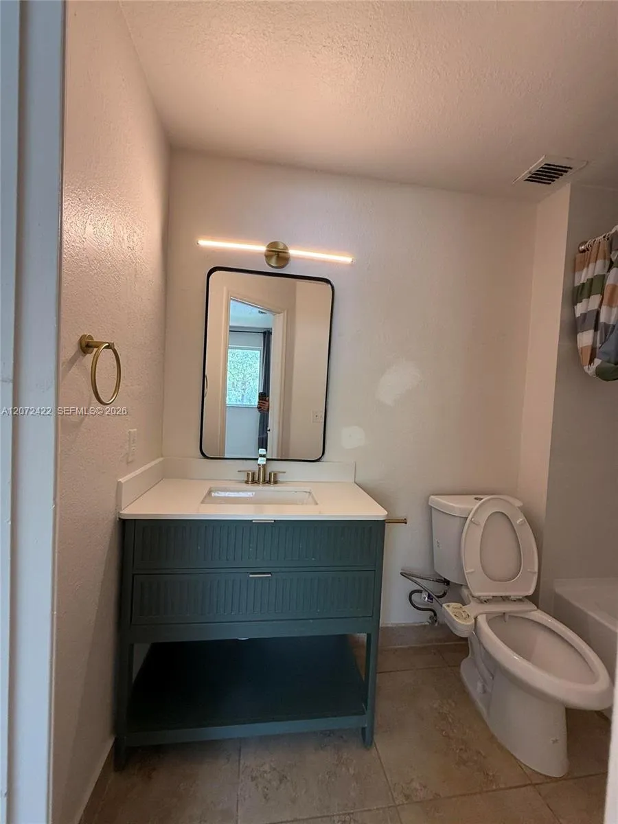 3450 Pinewalk Dr N #421 Margate, FL 33063