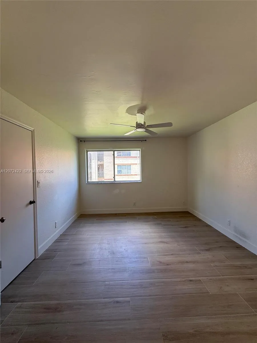 3450 Pinewalk Dr N #421 Margate, FL 33063