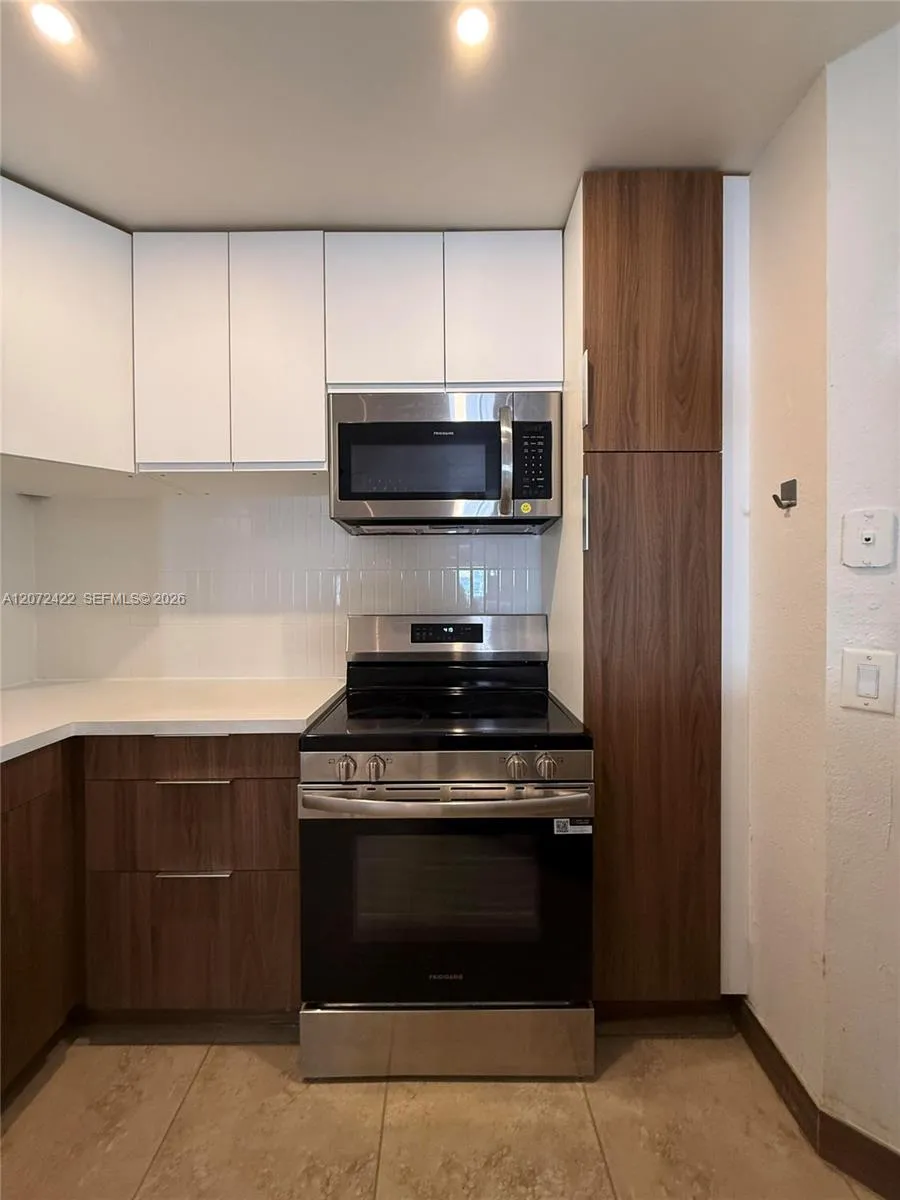 3450 Pinewalk Dr N #421 Margate, FL 33063