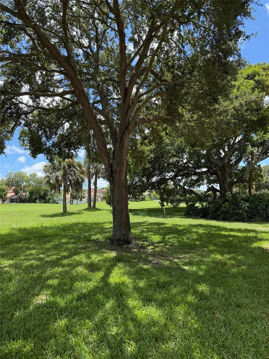 3450 Pinewalk Dr N #421 Margate, FL 33063