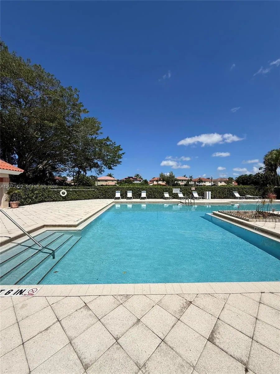 3450 Pinewalk Dr N #421 Margate, FL 33063