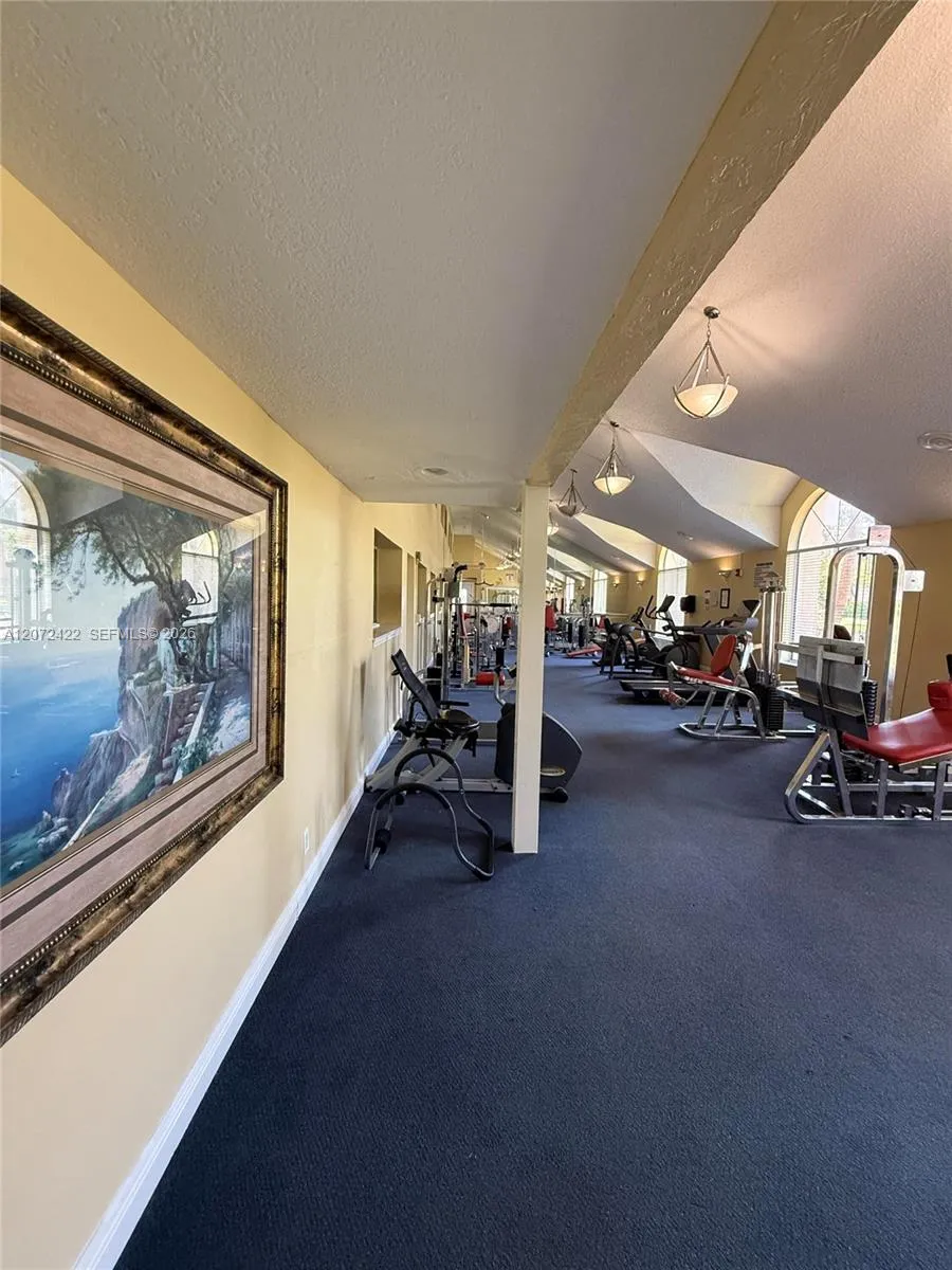 3450 Pinewalk Dr N #421 Margate, FL 33063