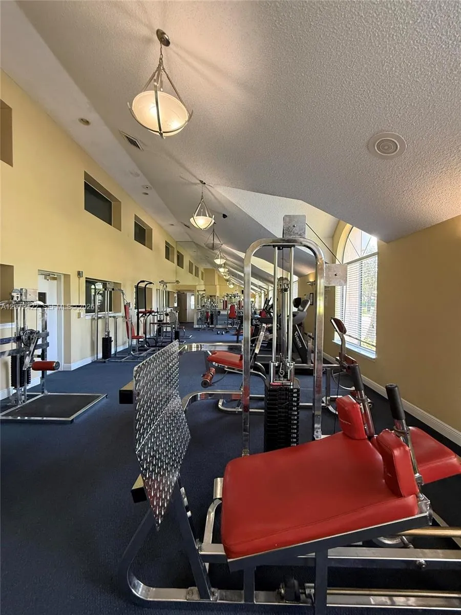 3450 Pinewalk Dr N #421 Margate, FL 33063