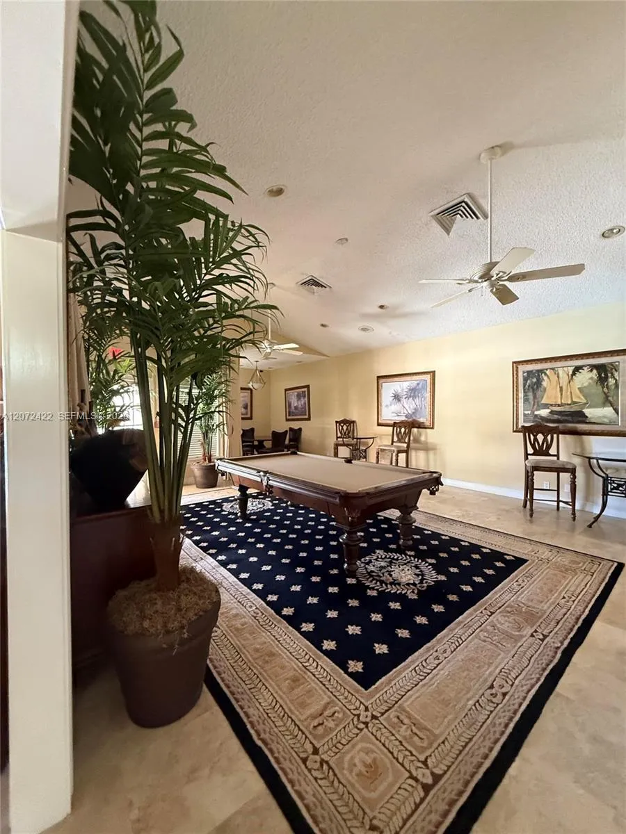 3450 Pinewalk Dr N #421 Margate, FL 33063