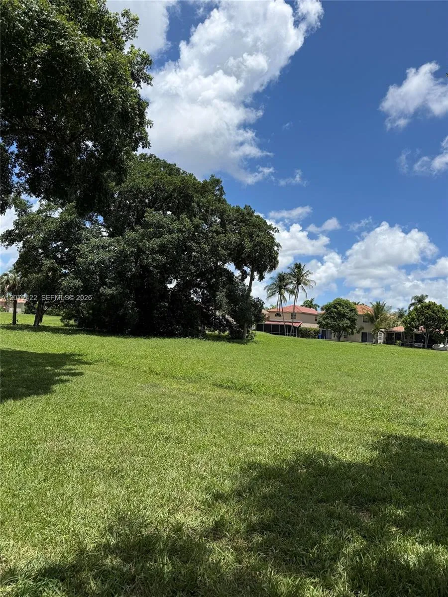 3450 Pinewalk Dr N #421 Margate, FL 33063