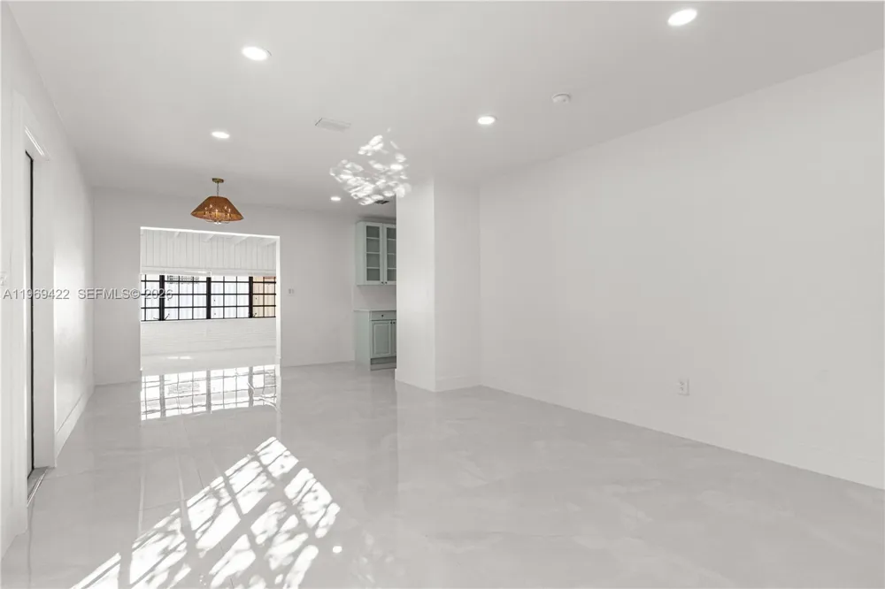 9241 Marine Dr Cutler Bay, FL 33189