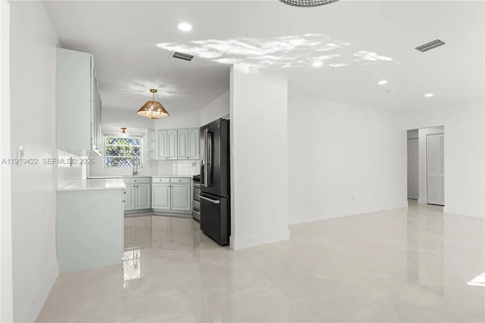 9241 Marine Dr Cutler Bay, FL 33189