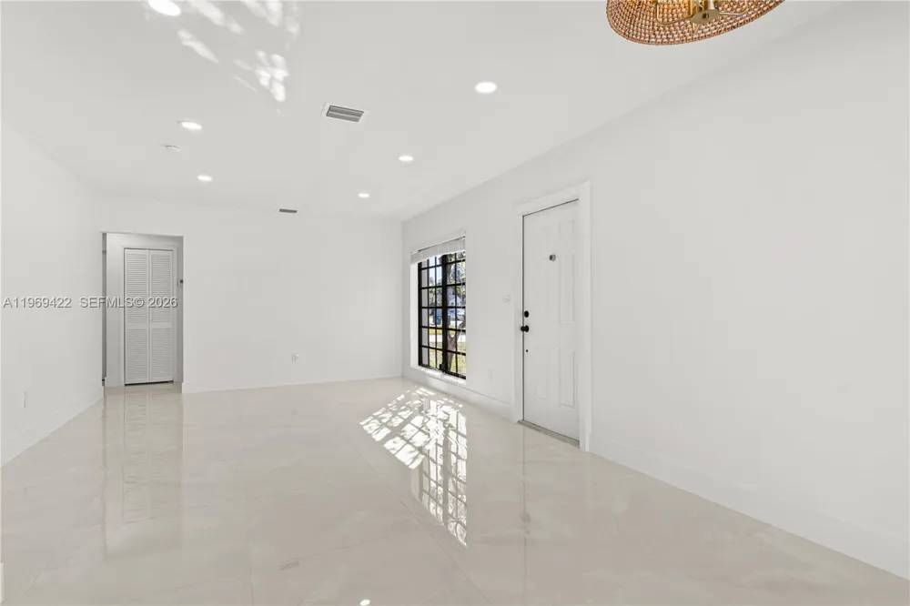 9241 Marine Dr Cutler Bay, FL 33189