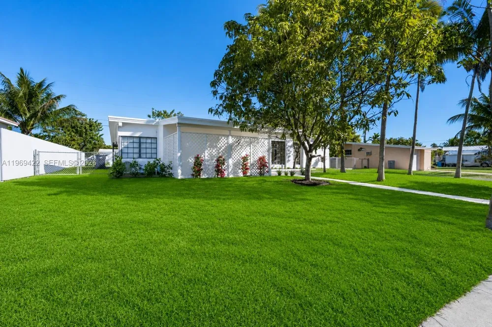 9241 Marine Dr Cutler Bay, FL 33189