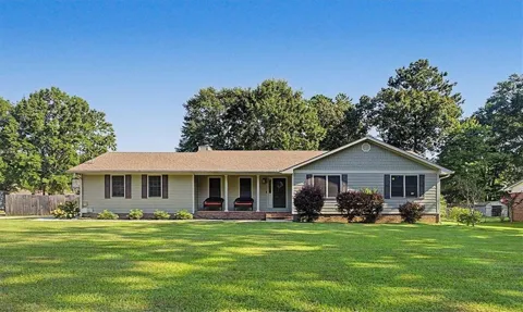 26 Gray Rock Drive NW