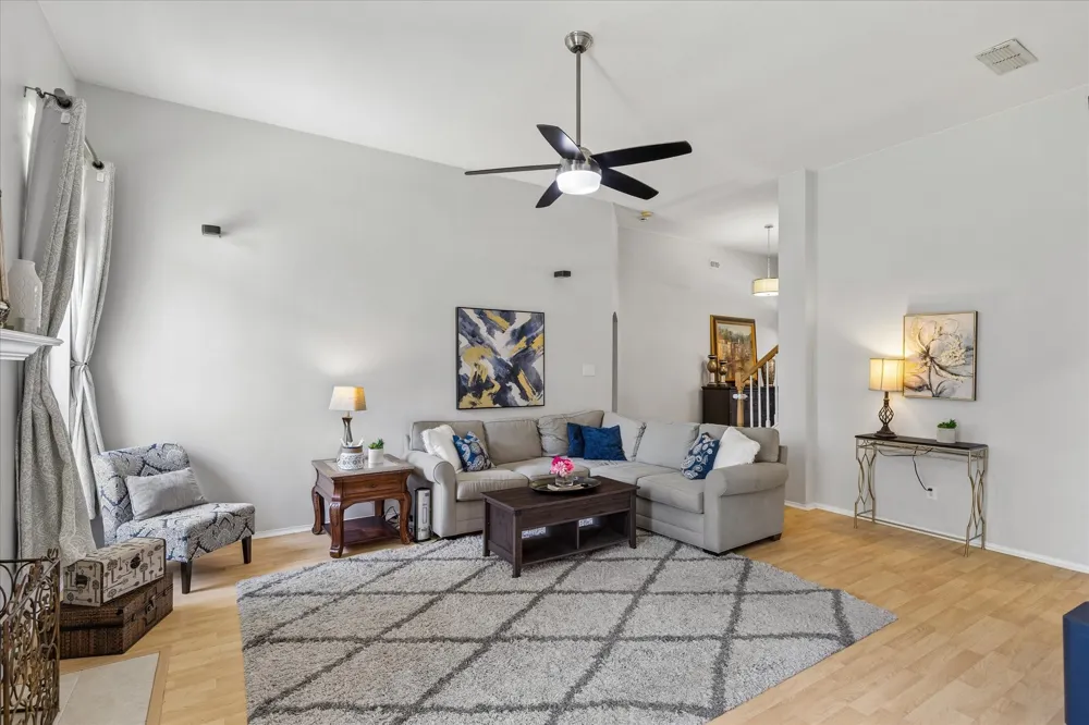 5948 Hillview Drive Watauga, TX 76148