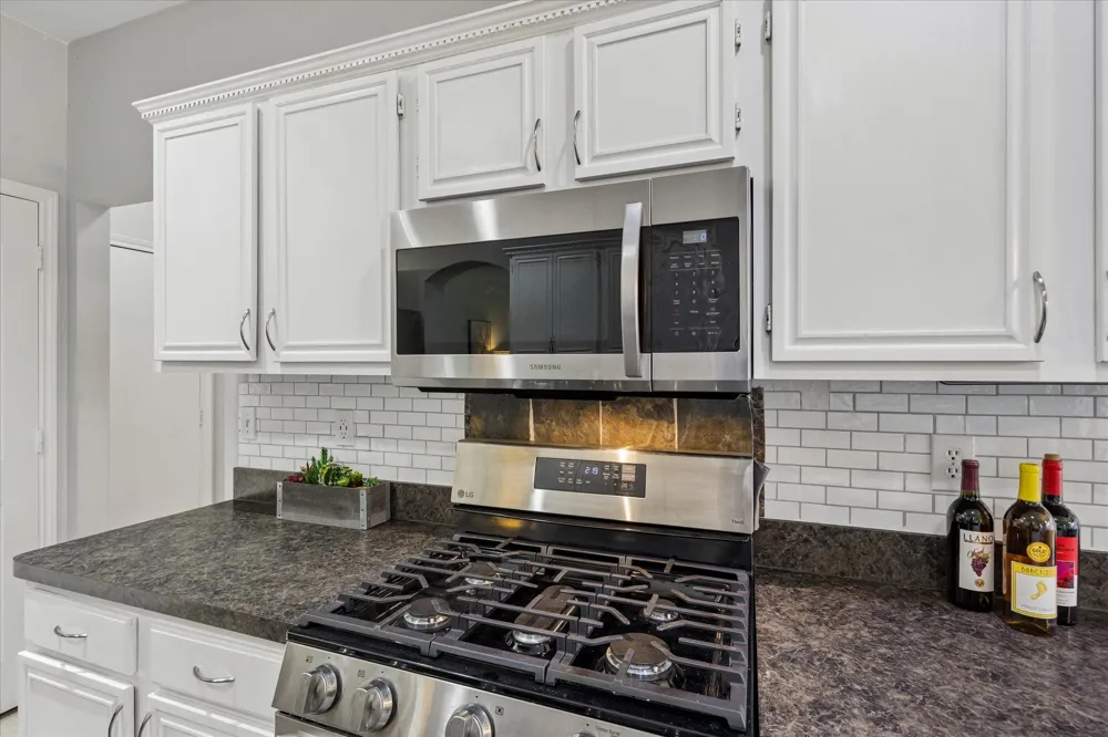 5948 Hillview Drive Watauga, TX 76148