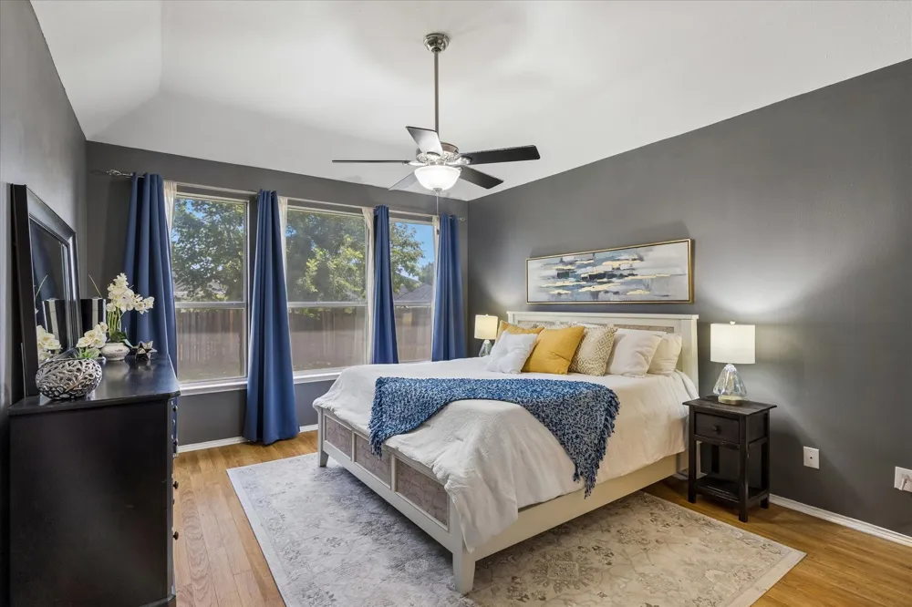 5948 Hillview Drive Watauga, TX 76148