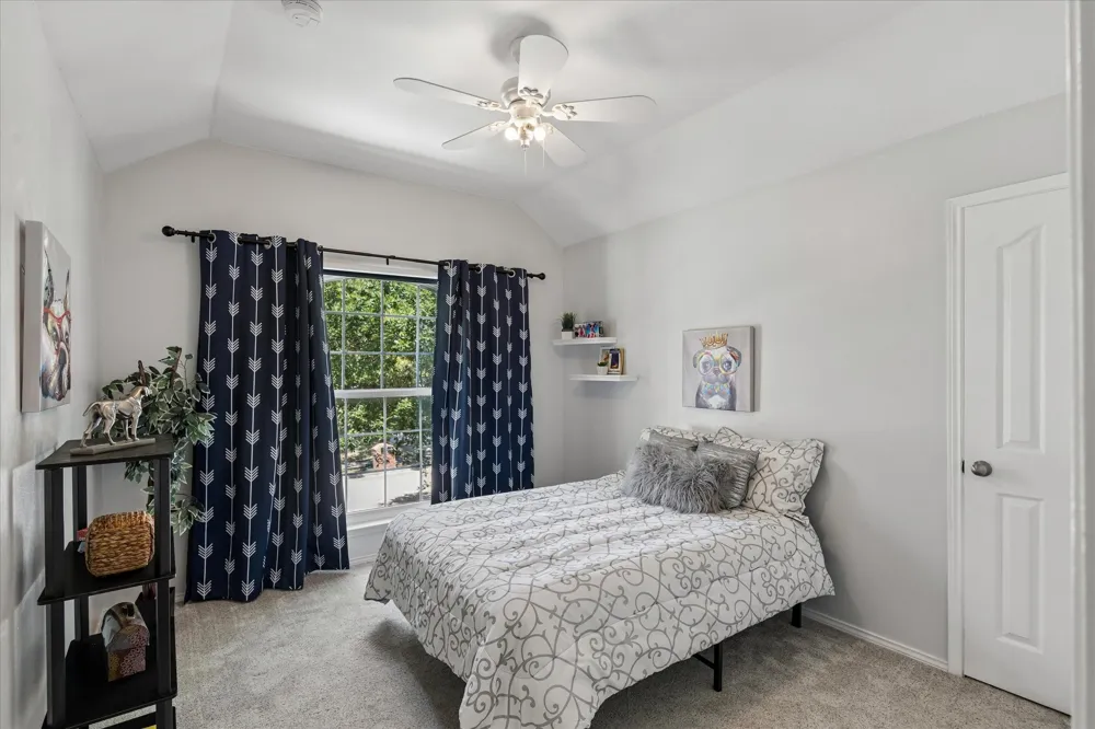 5948 Hillview Drive Watauga, TX 76148