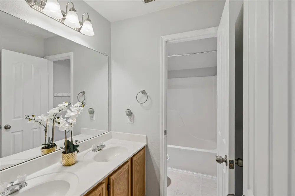 5948 Hillview Drive Watauga, TX 76148