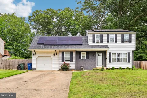 1608 HOLLY PARKWAY
