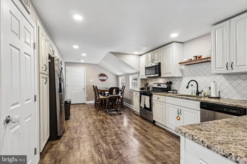 1608 HOLLY PARKWAY Williamstown, NJ 08094