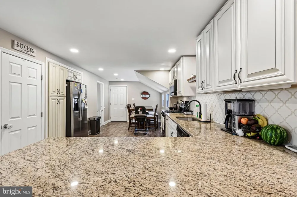 1608 HOLLY PARKWAY Williamstown, NJ 08094