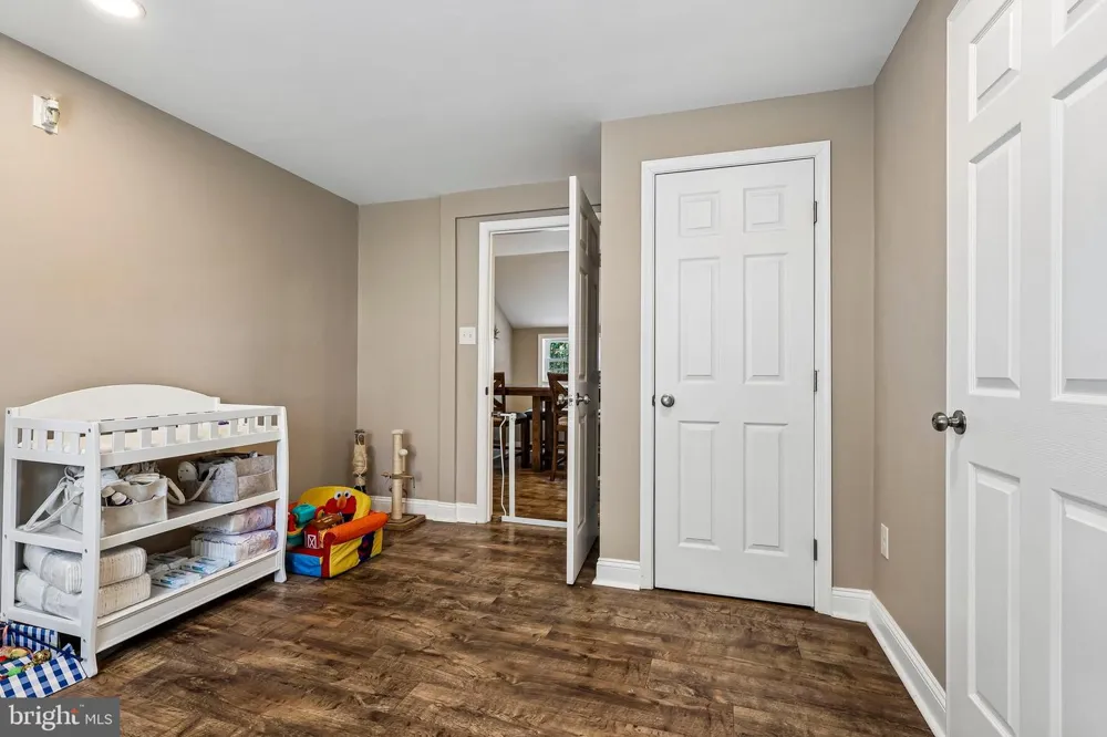 1608 HOLLY PARKWAY Williamstown, NJ 08094