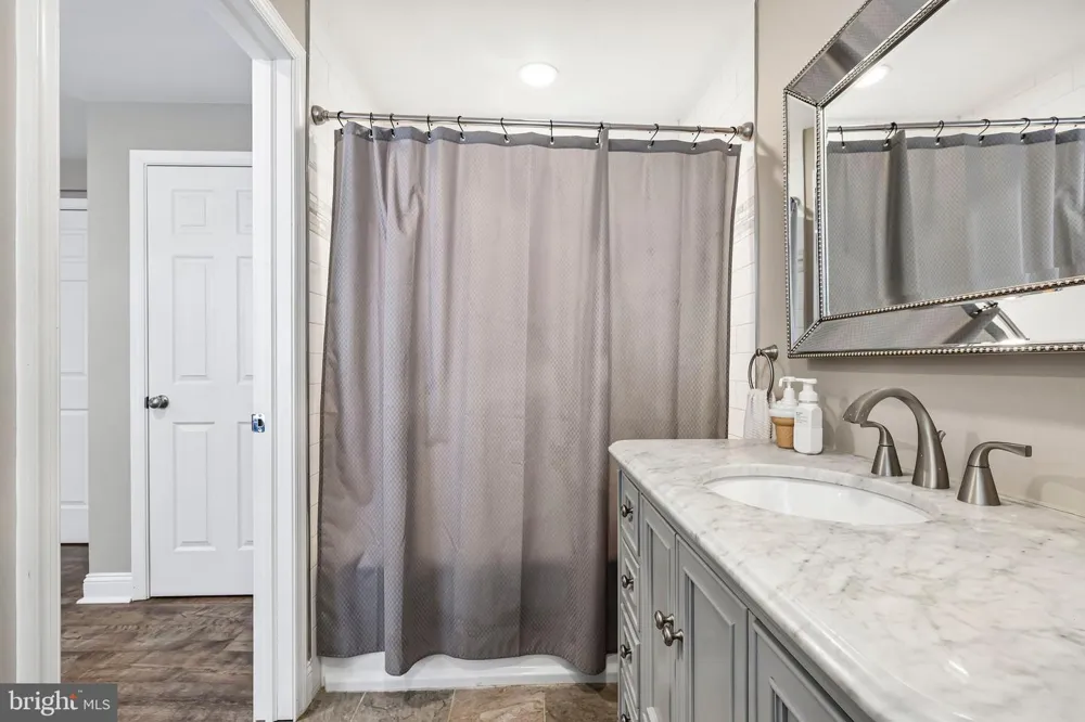 1608 HOLLY PARKWAY Williamstown, NJ 08094