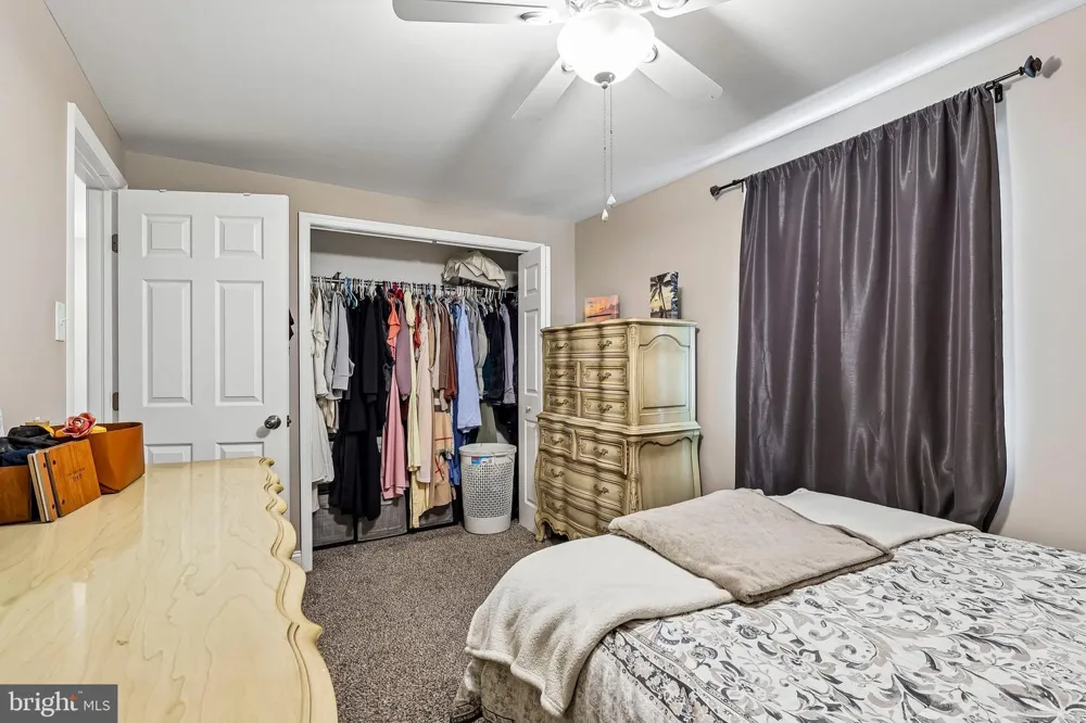 1608 HOLLY PARKWAY Williamstown, NJ 08094