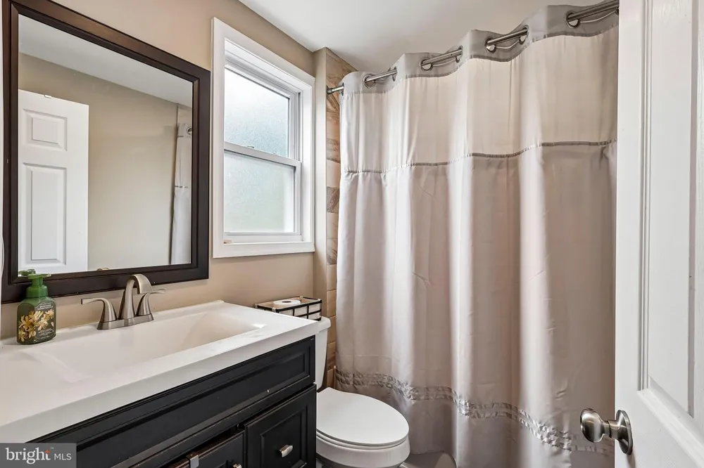 1608 HOLLY PARKWAY Williamstown, NJ 08094