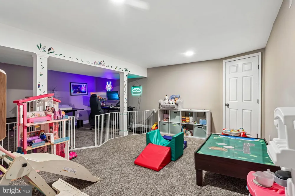 1608 HOLLY PARKWAY Williamstown, NJ 08094