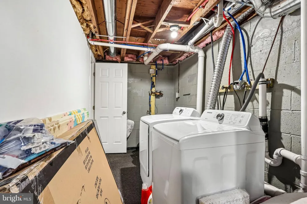 1608 HOLLY PARKWAY Williamstown, NJ 08094
