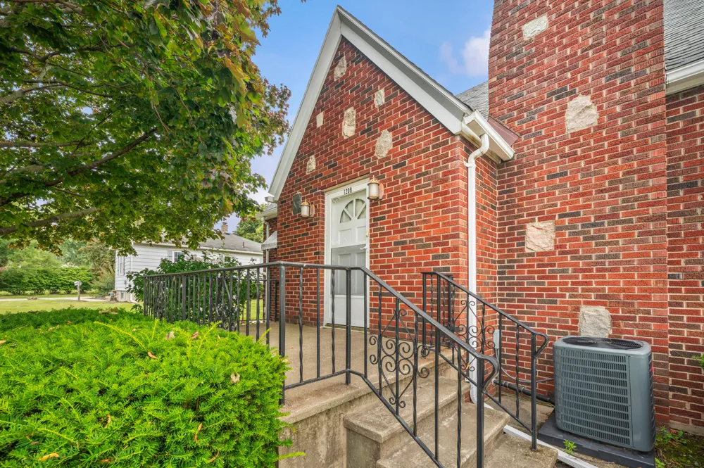 1209 Napier Avenue St. Joseph, MI 49085