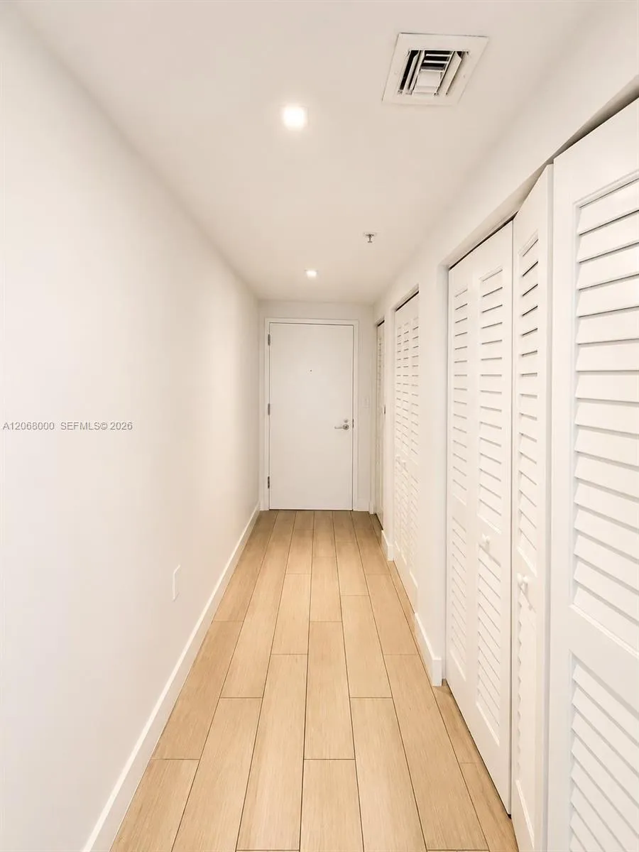 1600 SW 1st Ave #906 Miami, FL 33129