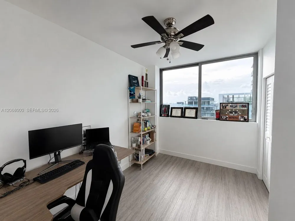 1600 SW 1st Ave #906 Miami, FL 33129