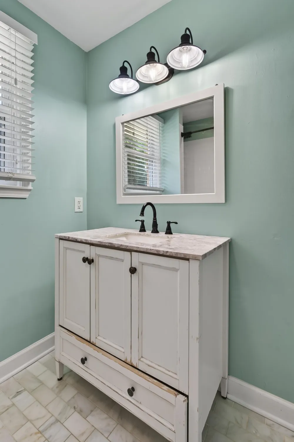 713 Hillbrook Dr Mount Juliet, TN 37122