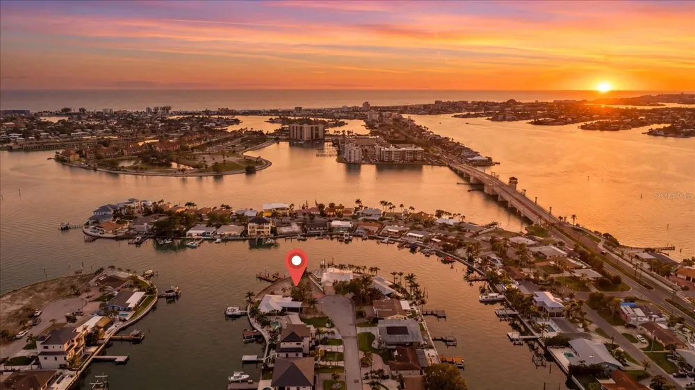 7998 1ST AVENUE S St Petersburg, FL 33707