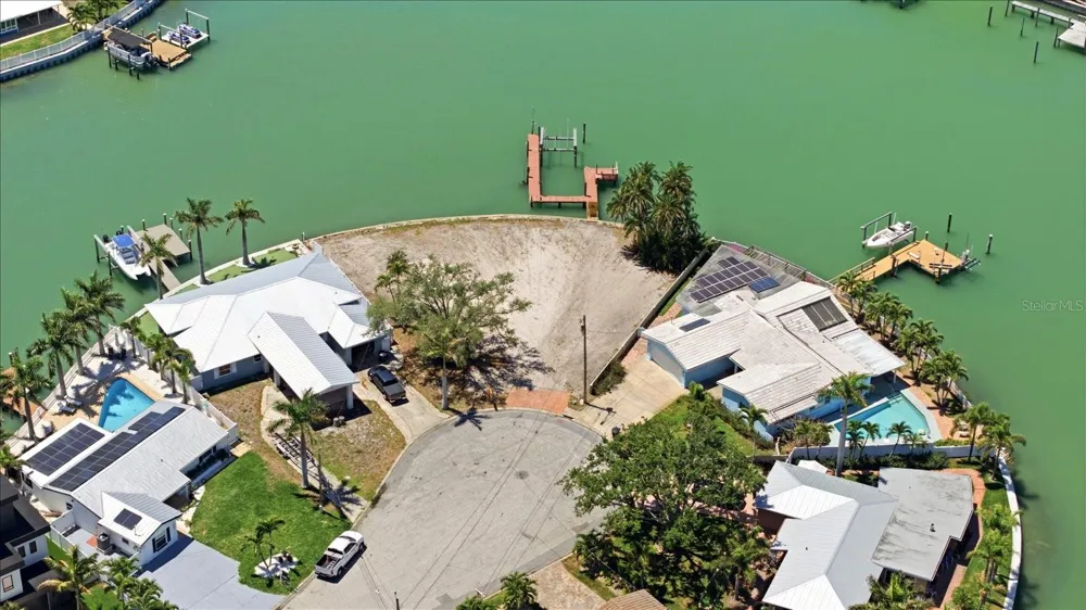 7998 1ST AVENUE S St Petersburg, FL 33707