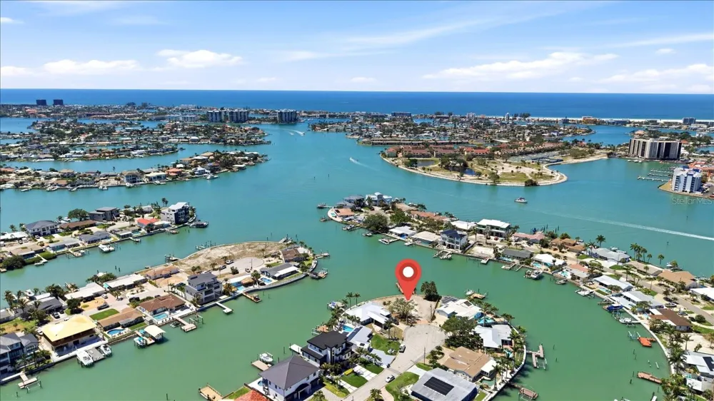7998 1ST AVENUE S St Petersburg, FL 33707