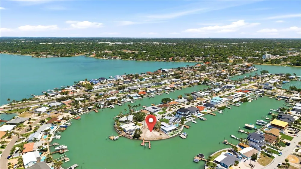 7998 1ST AVENUE S St Petersburg, FL 33707