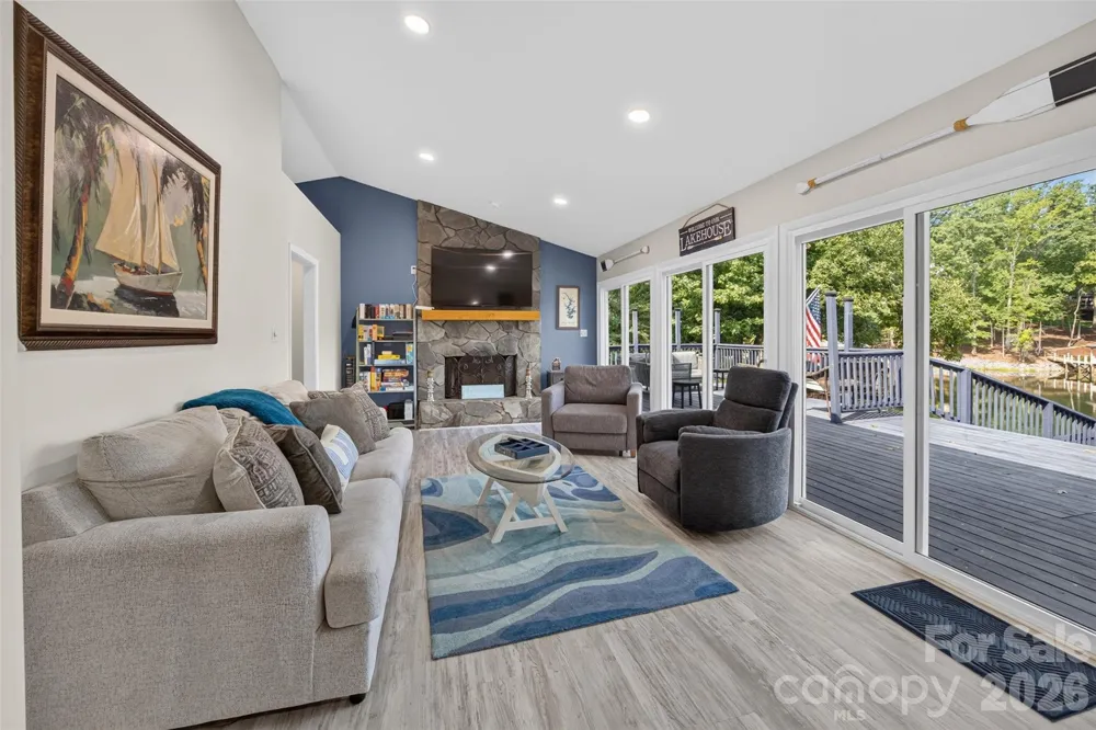 4009 Cindy Lane Denver, NC 28037