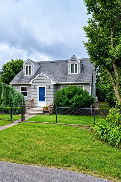 48 Rosemont Avenue