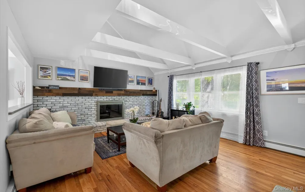 15 Bergen Court Huntington Station, NY 11746
