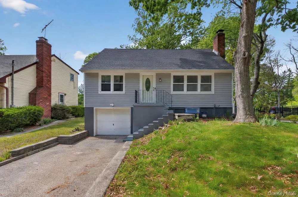 15 Bergen Court Huntington Station, NY 11746