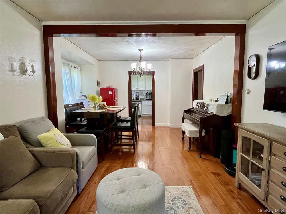 11 Rose Place Central Valley, NY 10917