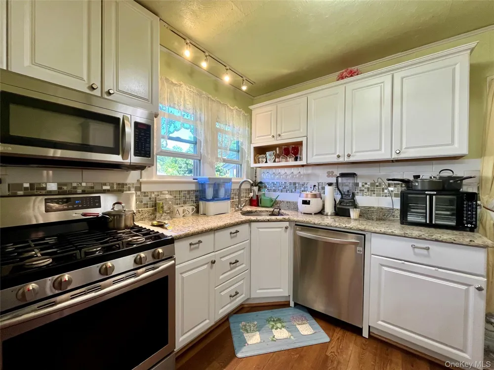 11 Rose Place Central Valley, NY 10917