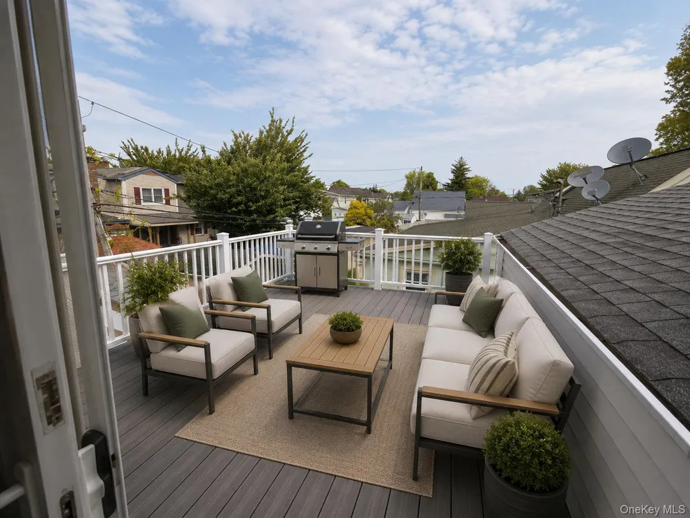 20 Daisy Lane Levittown, NY 11756