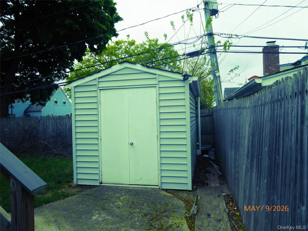 20 Daisy Lane Levittown, NY 11756