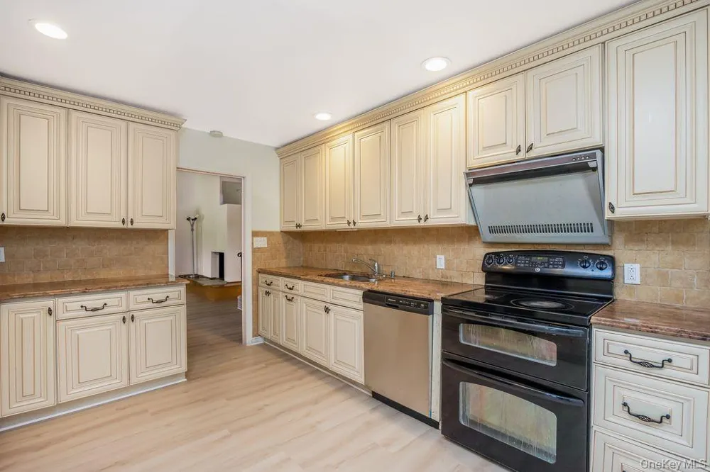 6 Village Drive Jericho, NY 11753